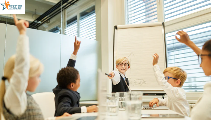 Vì sao cần trang bị kỹ năng thuyết trình cho con từ sớm