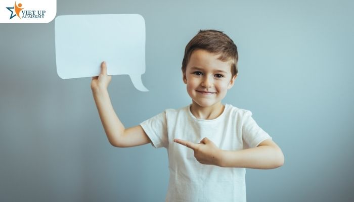 Lợi ích quan trọng khi con dùng từ ngữ thích hợp để diễn đạt nhu cầu và suy nghĩ