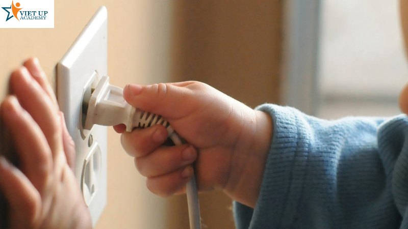 Không kéo dây điện để rút phích cắm
