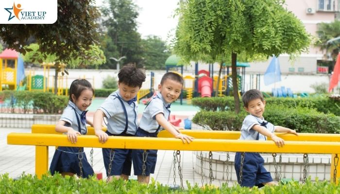 Cách dạy con bảo vệ bản thân khi ở trường 