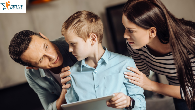 Công nhận những cảm xúc của trẻ và tìm hướng giải quyết