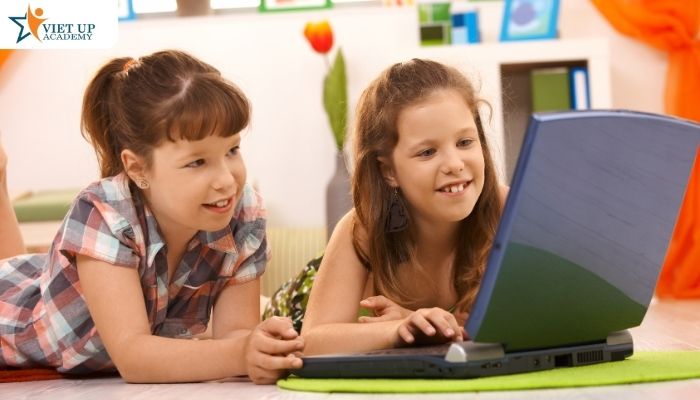 Những sai lầm phổ biến khi dạy con sử dụng internet mà ba mẹ nên tránh